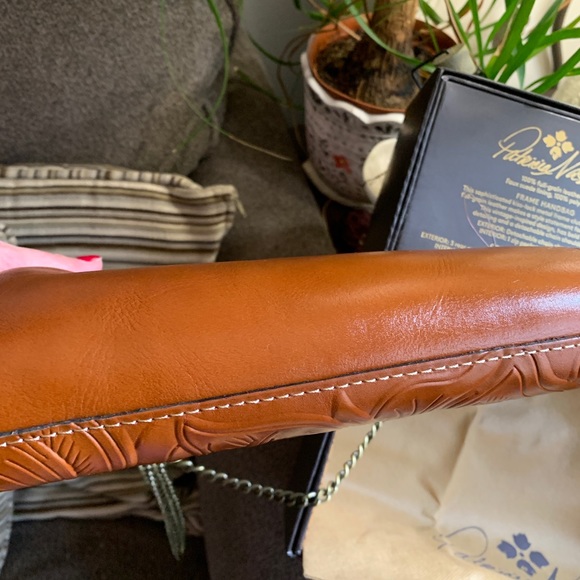 Authentic PATRICIA NASH LEATHER EMBOSSED GRAPE LEAF FRAME CROSB/CLUTCH/WALLET - Picture 10 of 16